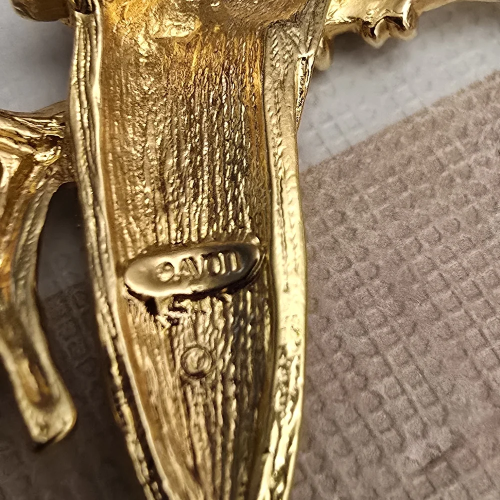 Parrot Pin - Picture 4 of 7